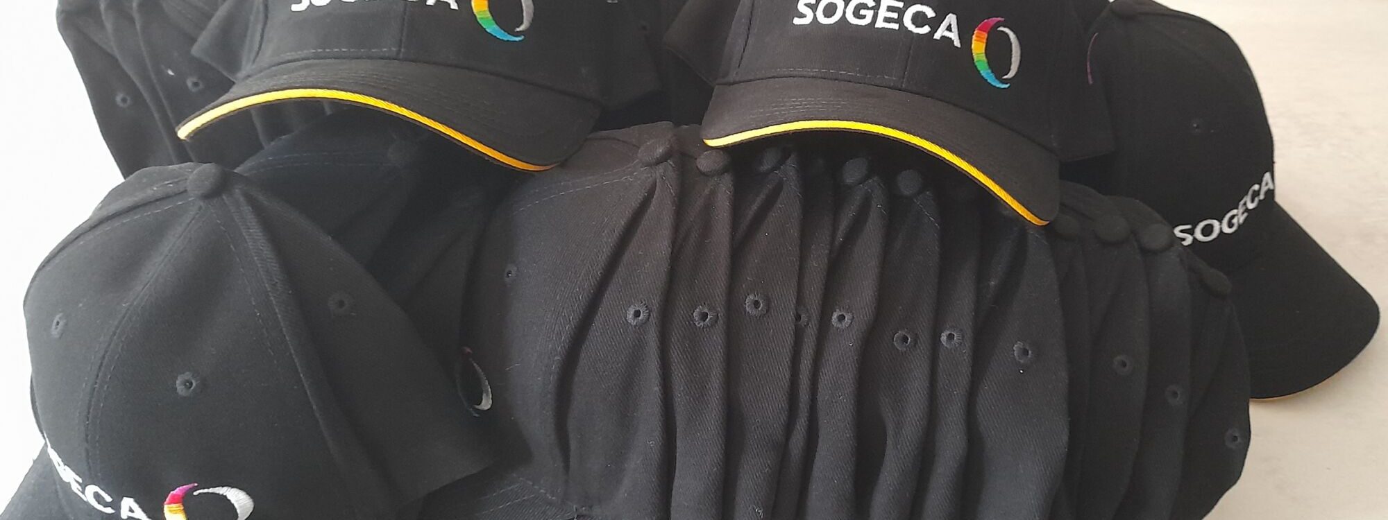 SOGECA CASQUETTE 2000X750 | TFB Flocage Pourquoi la broderie reste un choix premium pour des vêtements personnalisés durables ? Mundolsheim